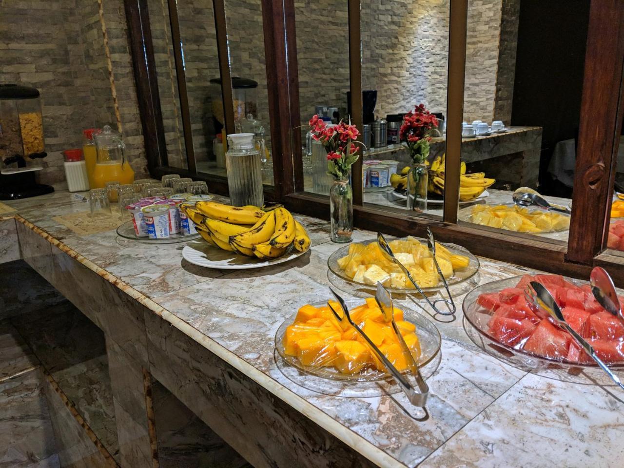 Prestige Hotel Suites 캄팔라 외부 사진